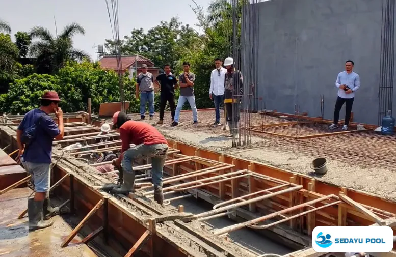 Tukang Kolam Renang